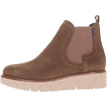 Boots CallagHan -