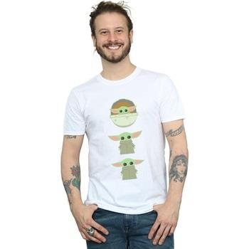 T-shirt Disney The Mandalorian The Child Posing