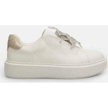 Baskets Bata Sneakers pour femme avec des