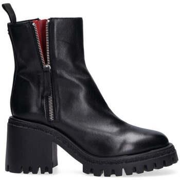 Boots Halmanera -