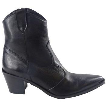 Boots Emanuele Crasto 5023