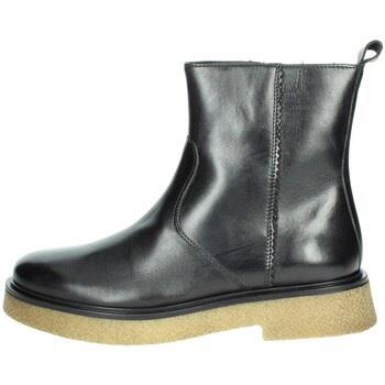 Boots Manas 6941