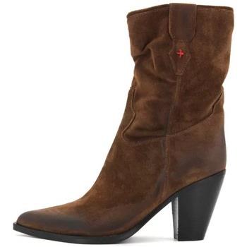 Boots Gio + -