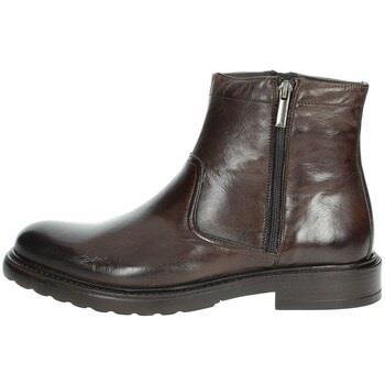 Boots Exton 9826