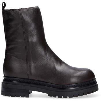 Boots Mohai Easter Island -