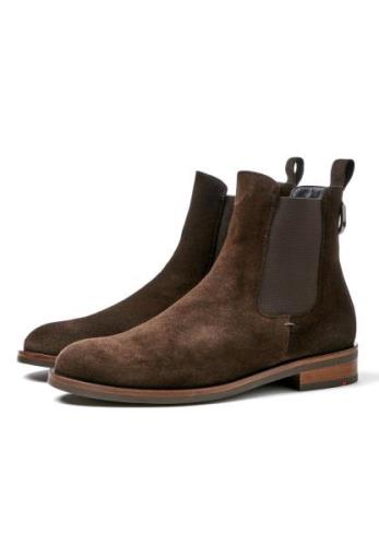 Chelsea boots