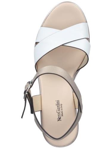 Sandalen met riem