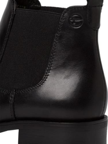 Chelsea boots