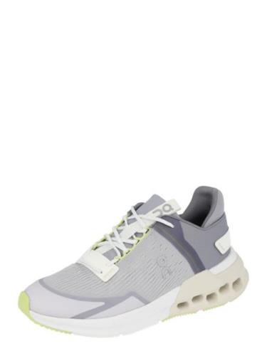 Sneakers laag 'Cloudnova Flux'