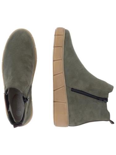 Chelsea boots