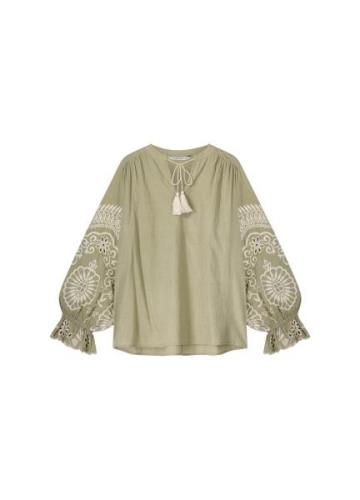Summum 2s3052-12007 616 top ivory embroidery greenlentil