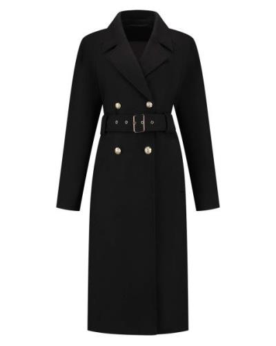 Nikkie Edirne trenchcoat