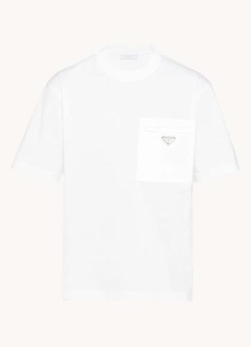 Prada Re-Nylon T-shirt met borstzak en logo