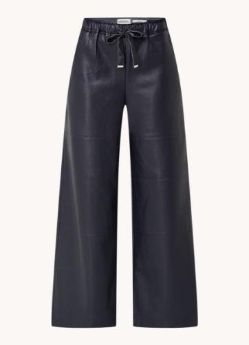 Essentiel Antwerp Glorified high waist wide fit broek van imitatieleer...