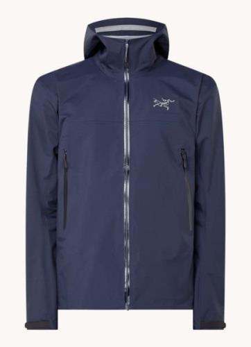 Arc'teryx Beta regenjas met capuchon en logoborduring