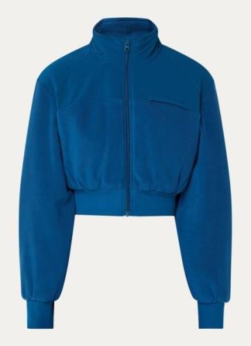 Alo Yoga Wintry gewatteerd cropped jack van fleece met borstzak