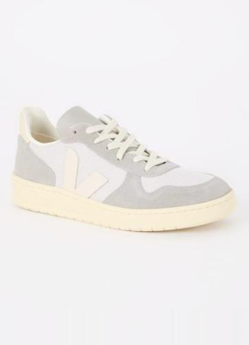 Veja V-10 sneaker van suède met mesh details