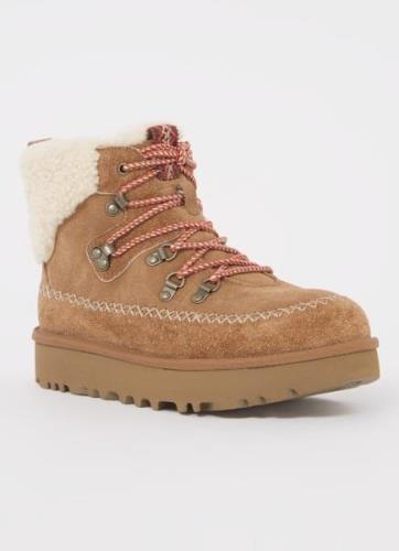 UGG Classic Alpine Lace-Up veterboot van suède