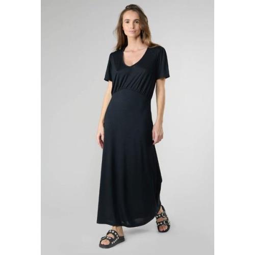 Robe midi col V