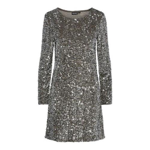 Robe courte à sequins